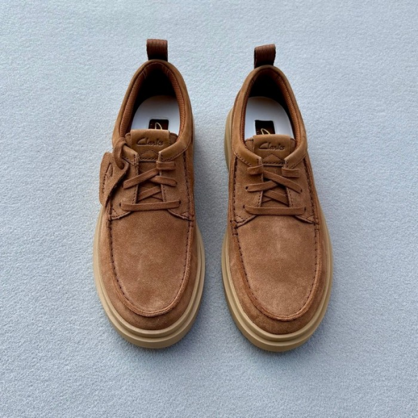 CLARKS ZAPATO POLDEN MOC COLA SUEDE