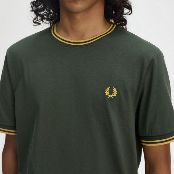 FRED PERRY CAMISETA TWIN TIPPED + MÁS  COLORES