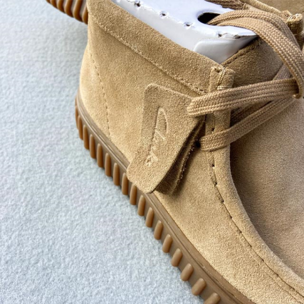 CLARKS BOTIN TORHILL HI GAMUZA ARENA OSCURA