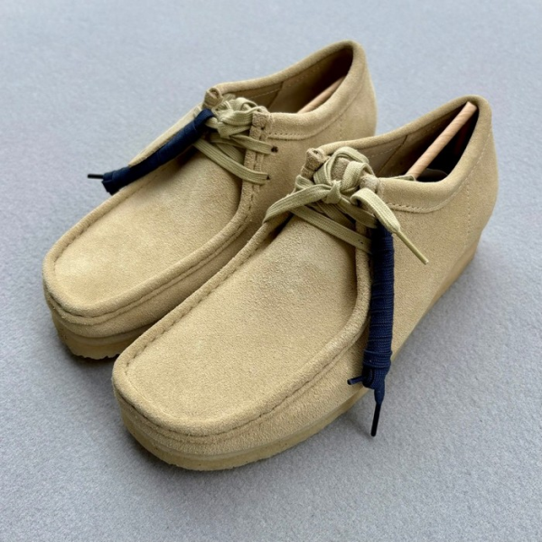 CLARKS ZAPATO WALLABEE MAPLE SUEDE
