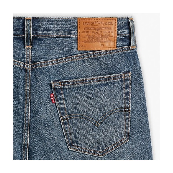 LEVI'S® VAQUERO 568™ LOOSE STRAIGHT AISLE SEAT