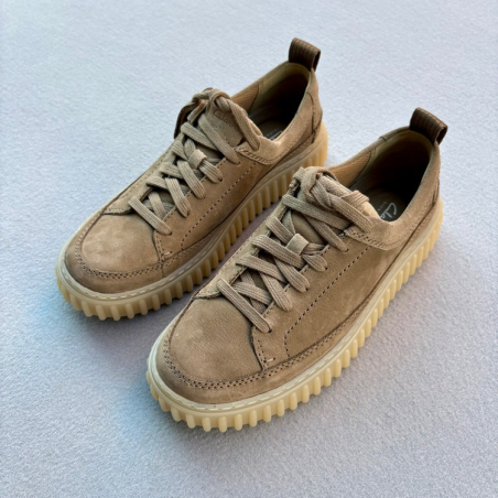 CLARKS ZAPATO TORHILL LACE DARK SAND NUBUCK