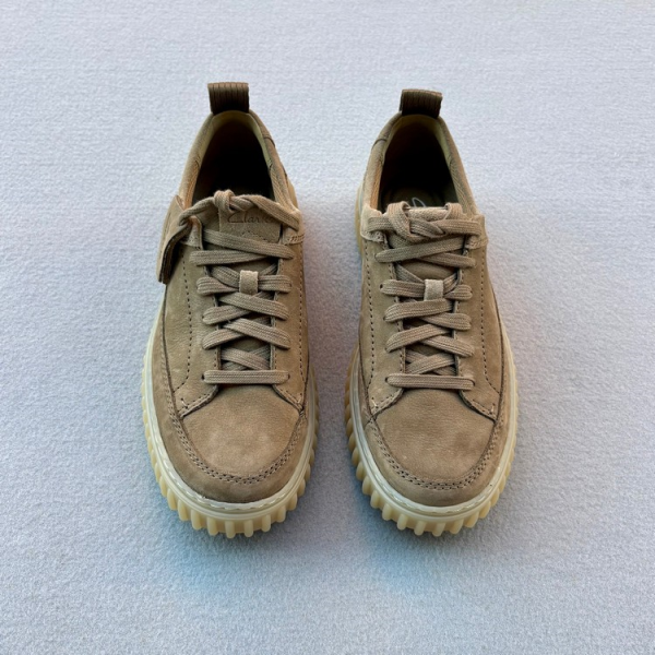 CLARKS ZAPATO TORHILL LACE DARK SAND NUBUCK