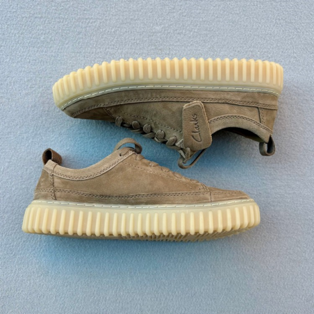 CLARKS ZAPATO TORHILL LACE DARK SAND NUBUCK