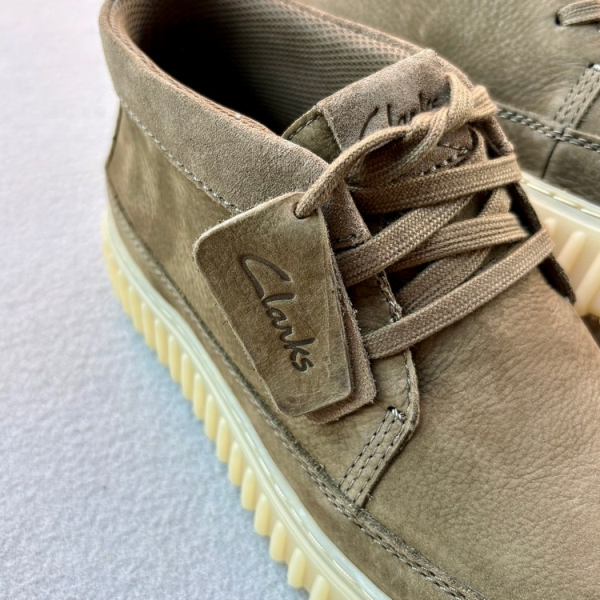 CLARKS BOTIN TORHILL LACE HI KHAKI NUBUCK