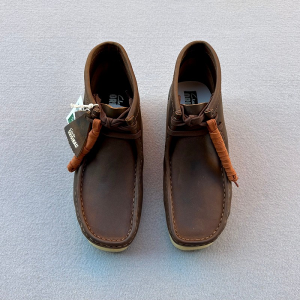 CLARKS BOTIN WALLABEE BOOT BEESWAX