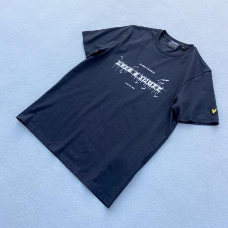 LYLE & SCOTT CAMISETA ANATOMY OF TYPE GRAPHIC