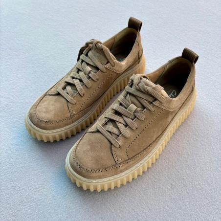 CLARKS ZAPATO TORHILL LACE DARK SAND NUBUCK