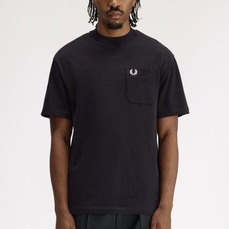 FRED PERRY CAMISETA CORTE RELAJAD BOLSILLO