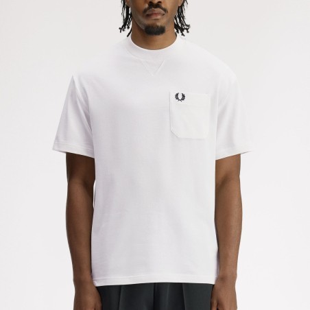 FRED PERRY CAMISETA CORTE RELAJAD BOLSILLO