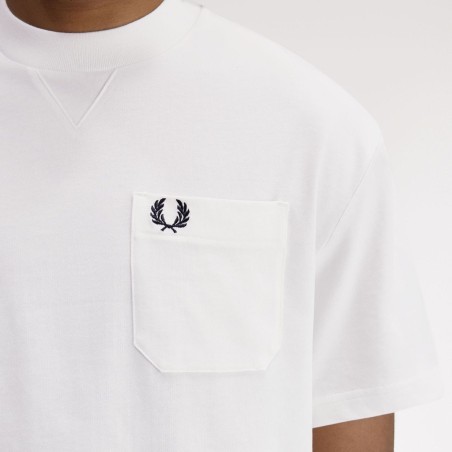 FRED PERRY CAMISETA CORTE RELAJAD BOLSILLO