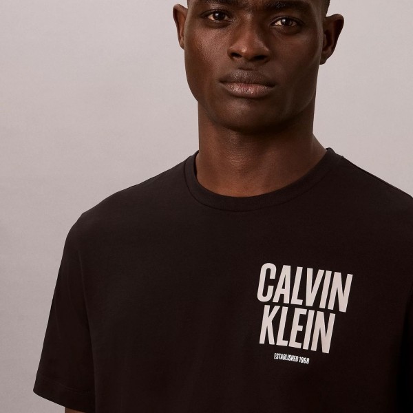 CALVIN KLEIN CAMISETA CON LOGO EN LA ESPALDA