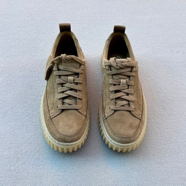 CLARKS ZAPATO TORHILL LACE DARK SAND NUBUCK